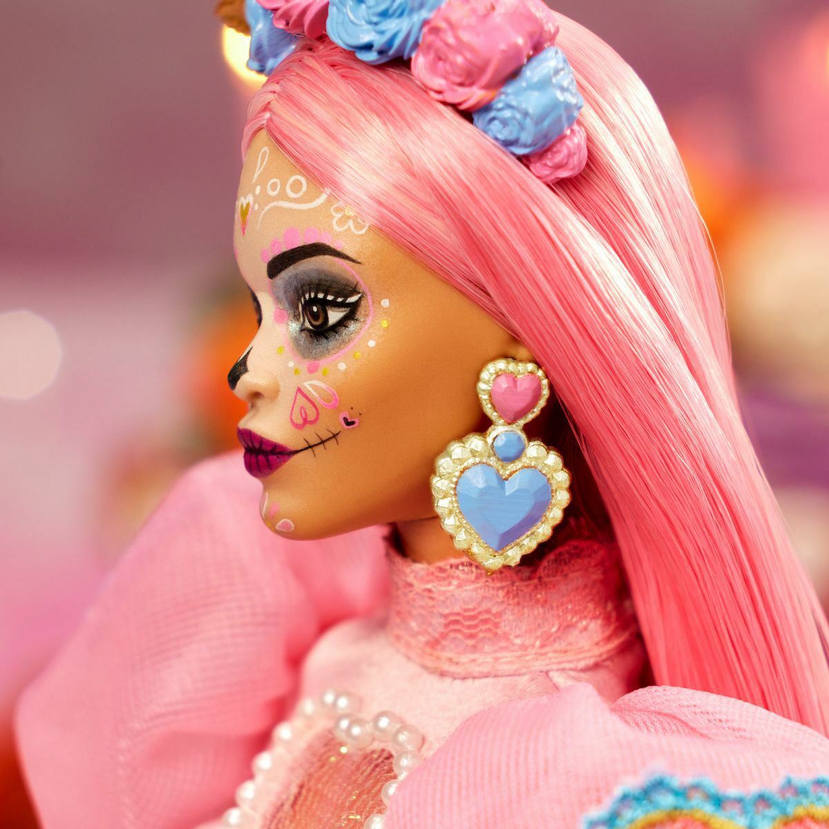 Barbie Signature Muñeca de Colección Día de Muertos Premium x Pink Magnolia 2023