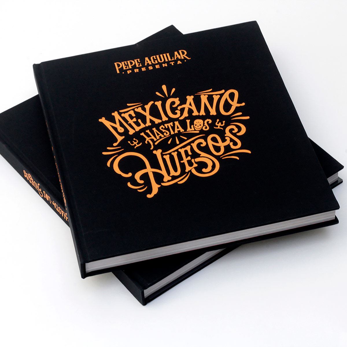 Bundle Libro Firmado Mexicano Hasta Los Huesos (Regalo: Cd Y Gorras Oficiales)