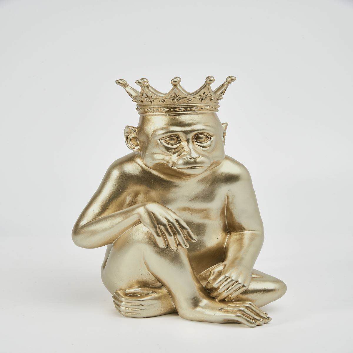 Mono de Resina con Corona Dorado