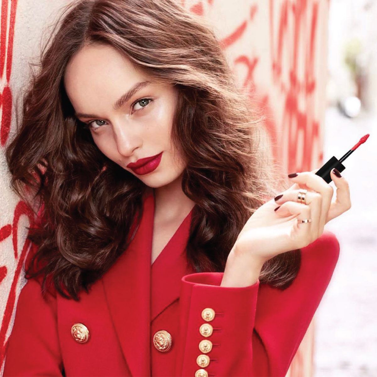 Labial Líquido Rouge Signature Metallics L'Oréal París Tono 205 I Fascinate