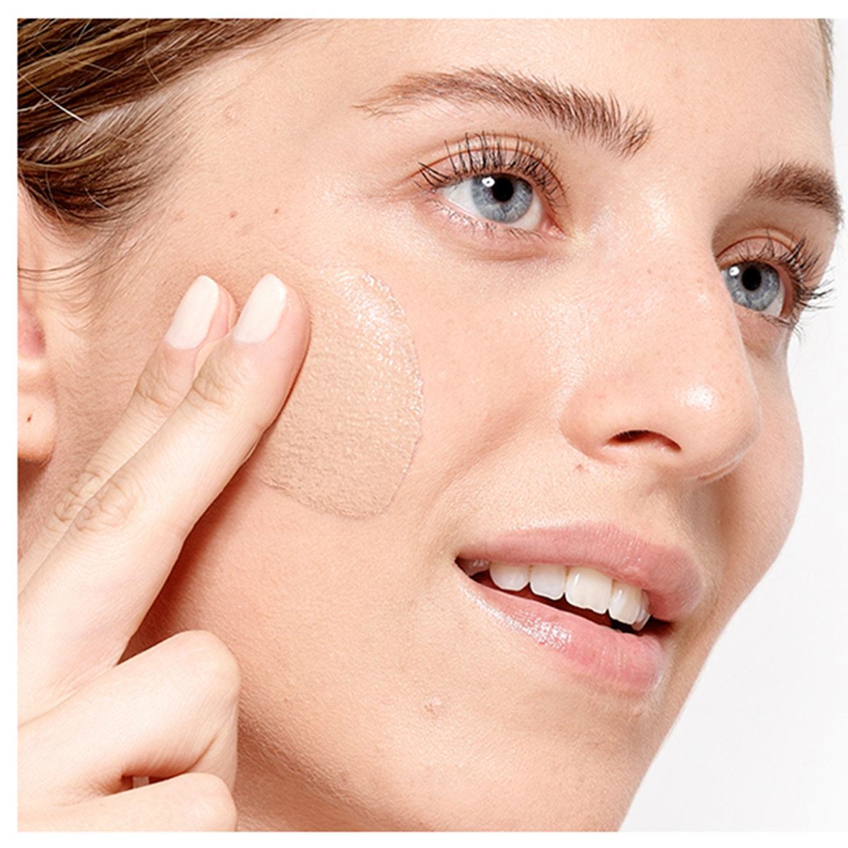 L'Oréal Paris Serum Rellenador Con Color, True Match, Tono3-4 Light Medium