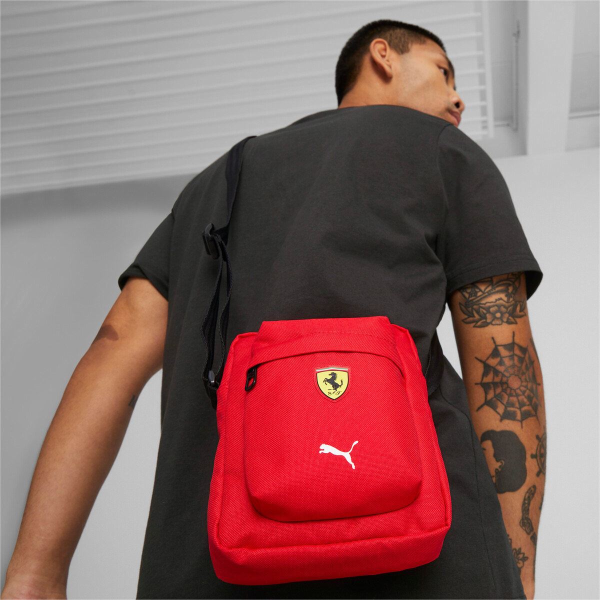 Messenger Puma Ferrari Sptwr rojo