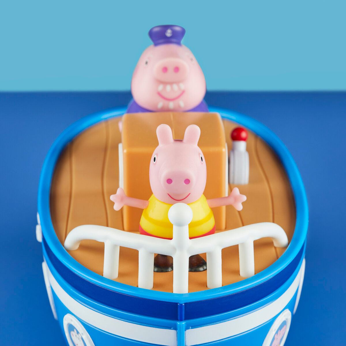 E-2 Pep Grandpa Pigs Cabin Boat