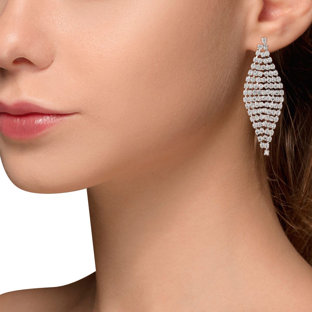 Aretes Color Plata Marca You´Re Invited Tipo Candelabro Con Cristales De Fantasía