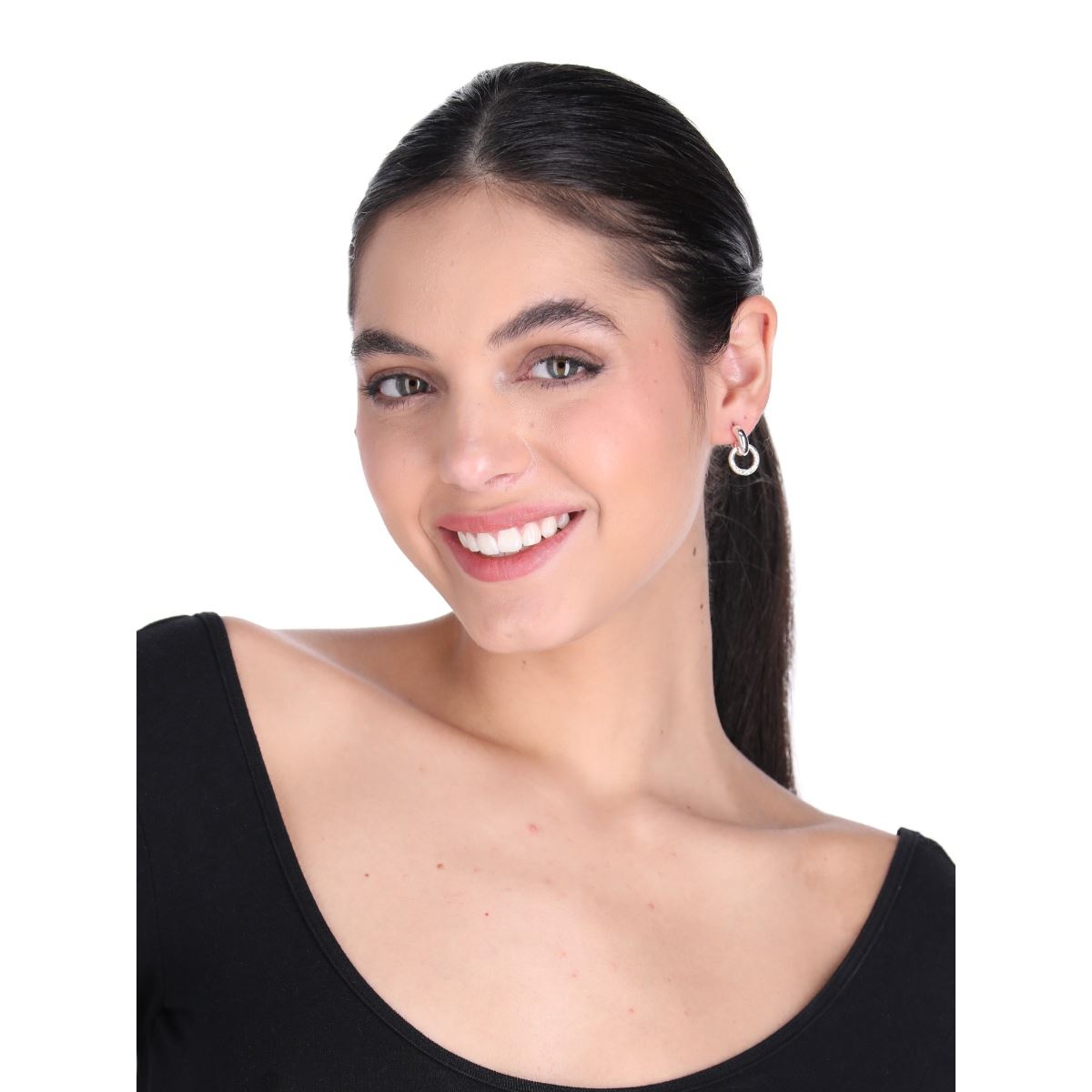 Aretes Tipo Botón con Incrustaciones de Cristal Nine West