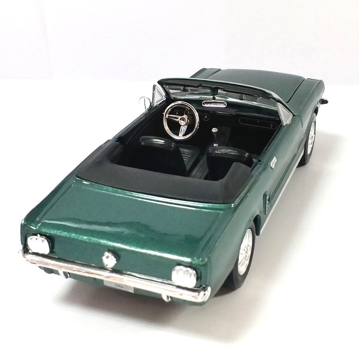 Carro coleccionable Escala 1:24 1964 1/2 Ford Mustang ( Conver