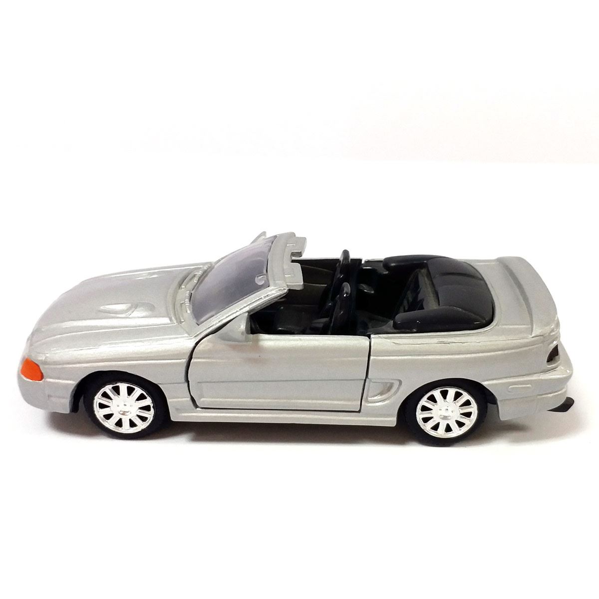 Carro coleccionable Escala 1:43 Die Cast Vehicle Asst