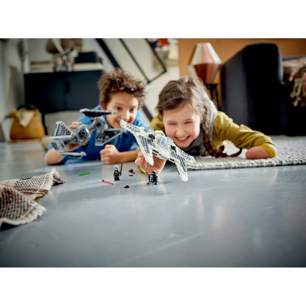 Caza Colmillo Mandaloriano vs. Interceptor TIE