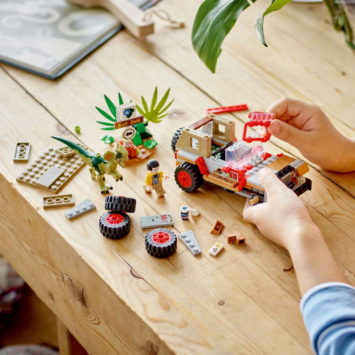 Set de juguetes de construcción LEGO Jurassic Park 76958 Emboscada al Dilofosaurio (211 piezas)