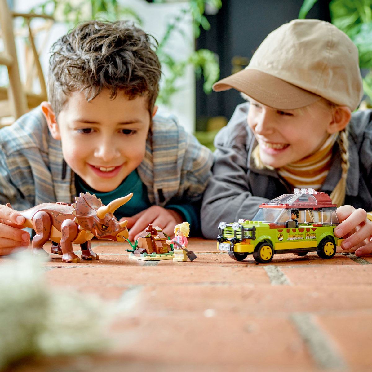 Set de juguetes de construcción LEGO Jurassic Park 76959 Análisis del Triceratops (281 piezas)