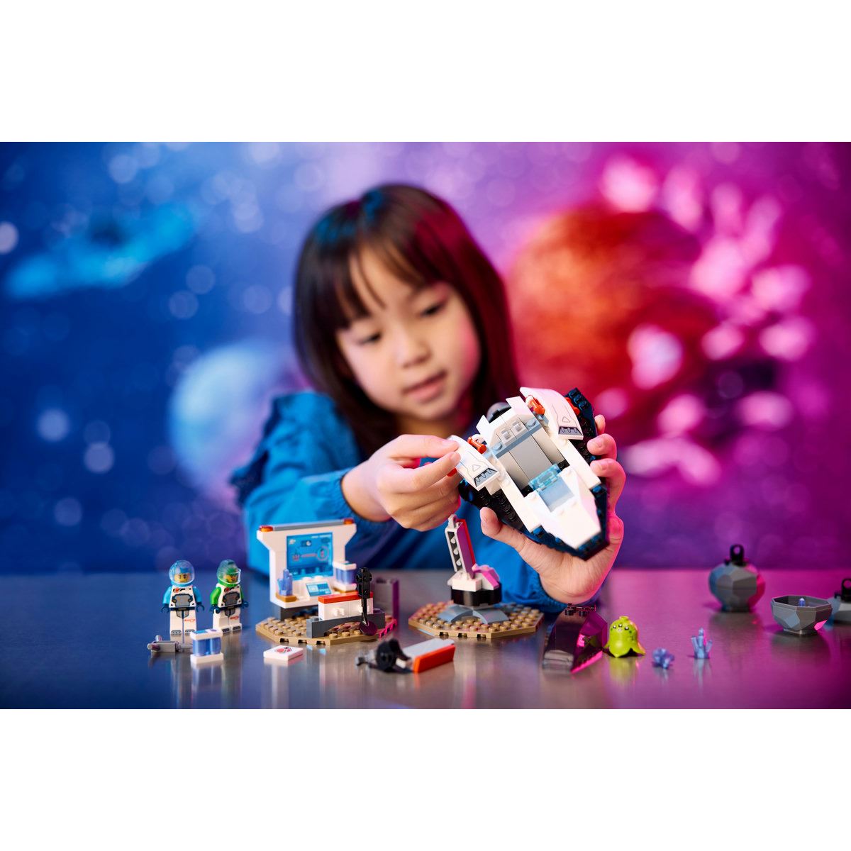 LEGO® Nave Espacial y Descubrimiento del Asteroide