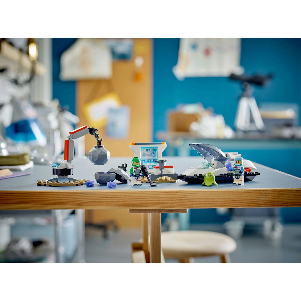 LEGO® Nave Espacial y Descubrimiento del Asteroide
