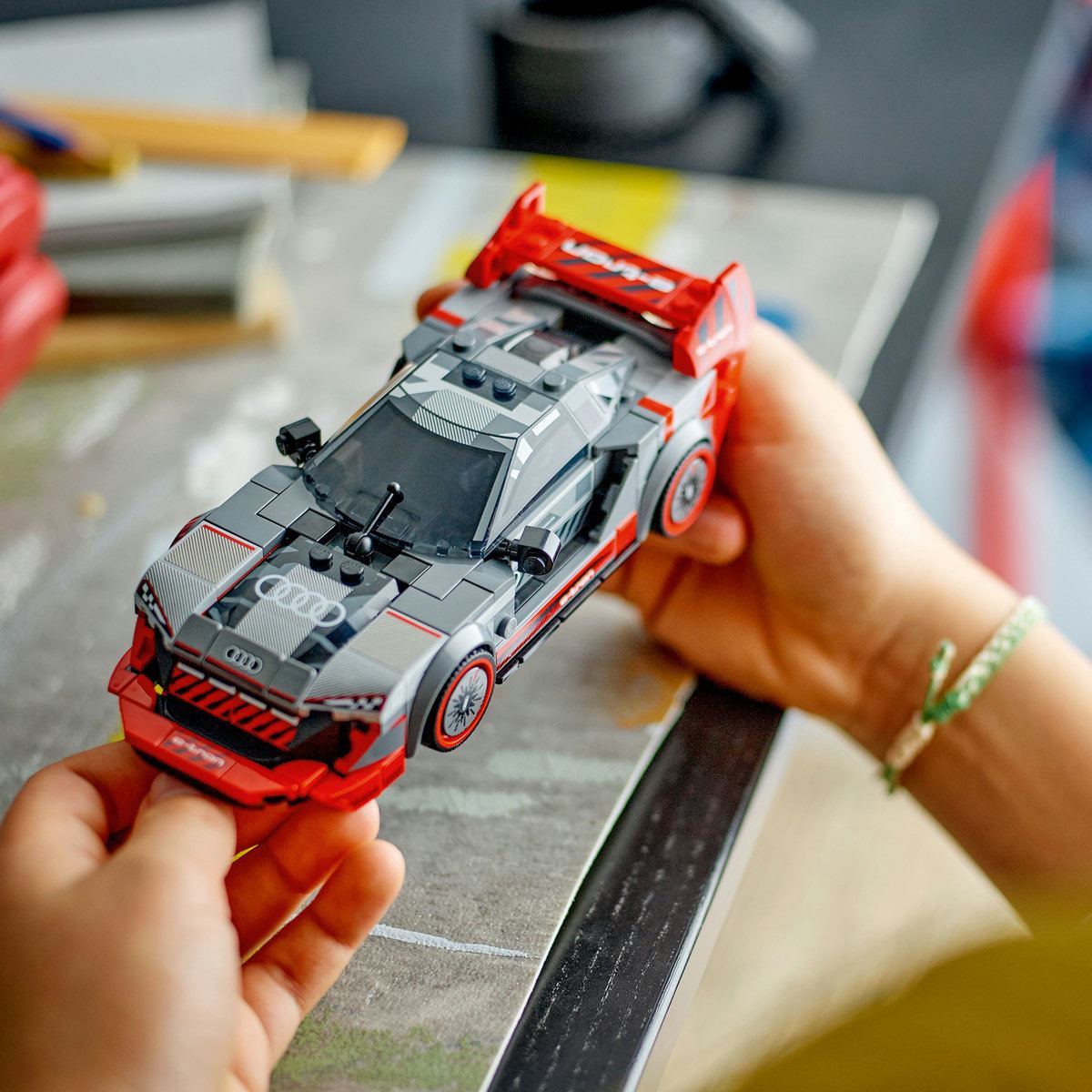 LEGO Auto de Carreras Audi S1 e-tron quattro