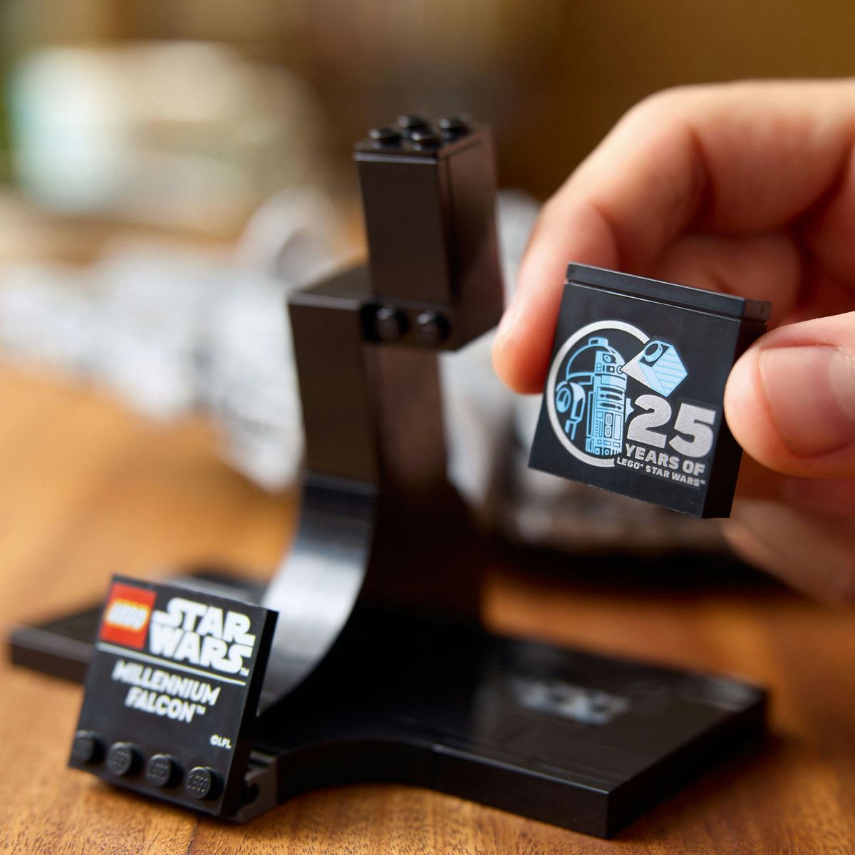 LEGO Halcón Milenario