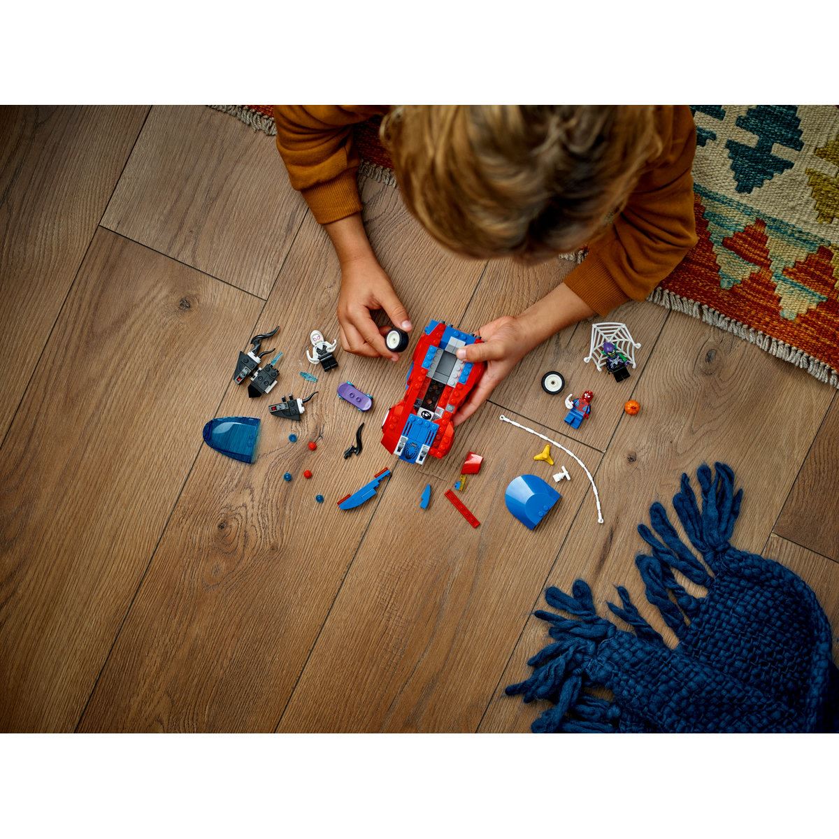LEGO® Auto de Carreras de Spider-Man y Duende Verde Venomizado