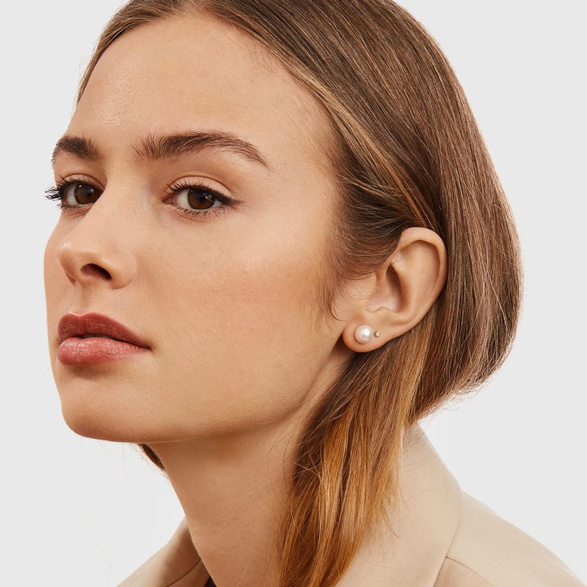 Aretes C&C 8mm Perlas Cultivadas Blanco-Oro