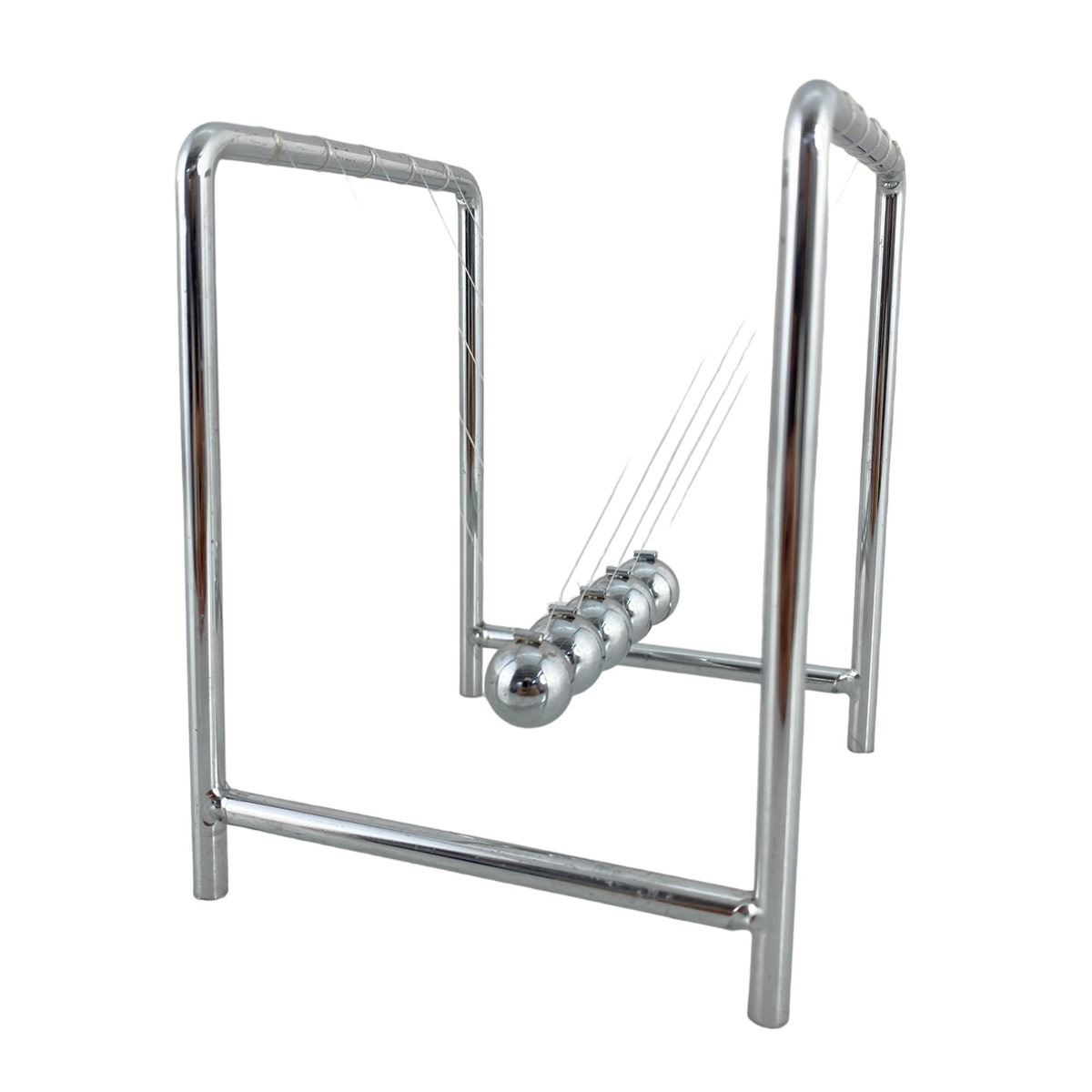 Figura  Péndulo de Newton Plateado con Tubo Delgado