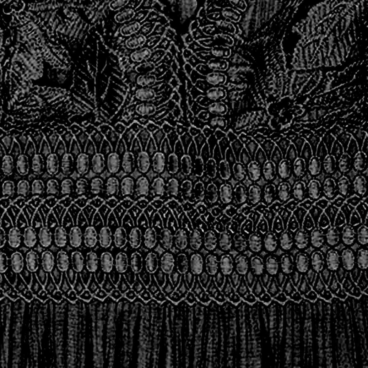 Vestido corto para mujer con encaje, olanes y cinta de amarre en espalda Philosophy talla grande color negro modelo 4487DY