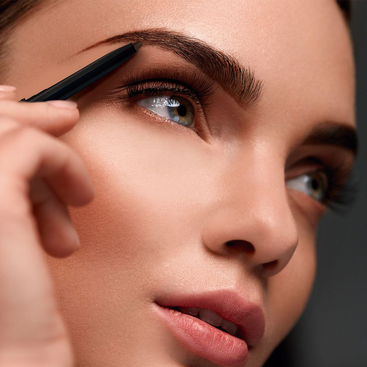 Delineador para Cejas Retráctil Cejas Perfectas Castaño Oscuro Renova