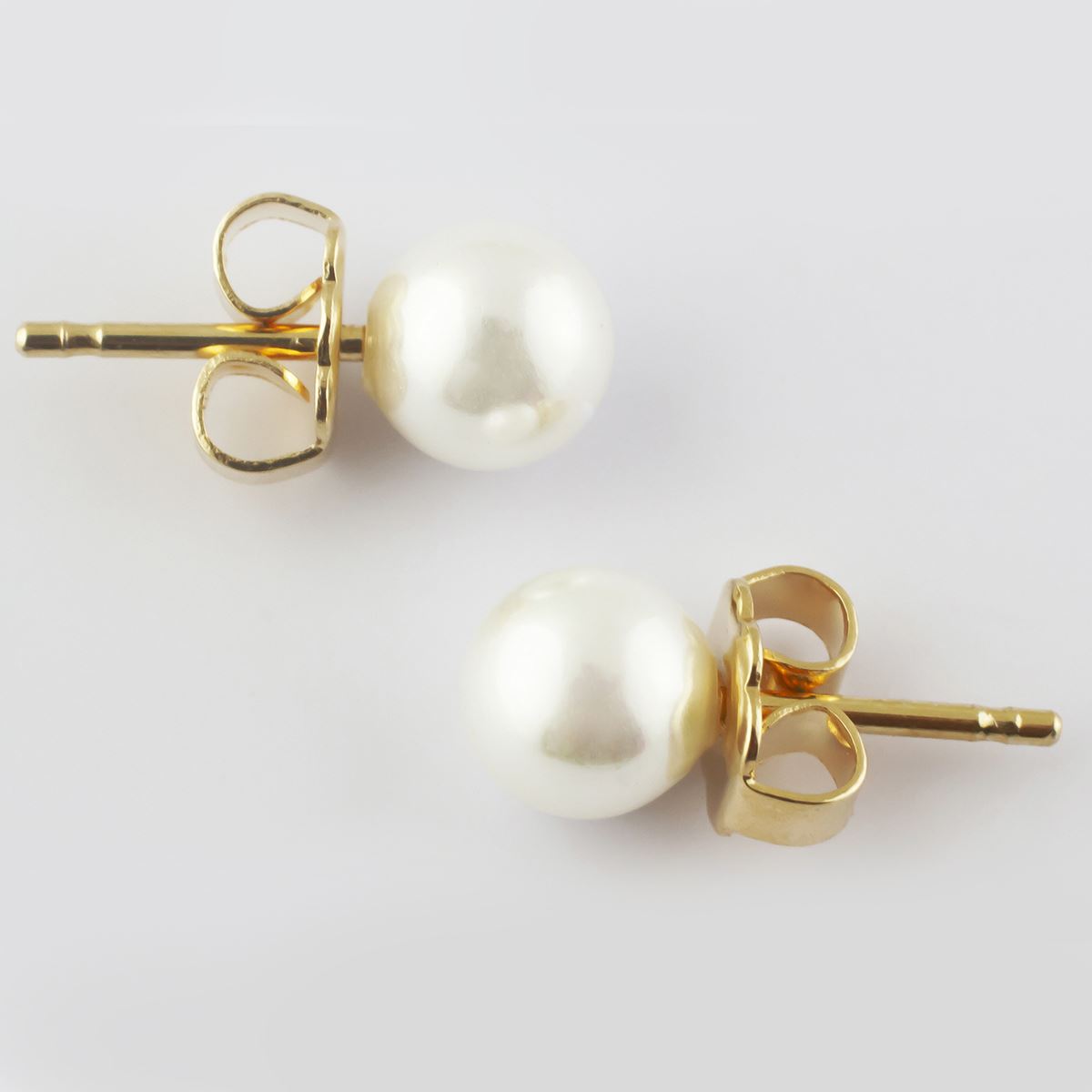 Aretes Perla Blanca 6mm Chapa Madreperla