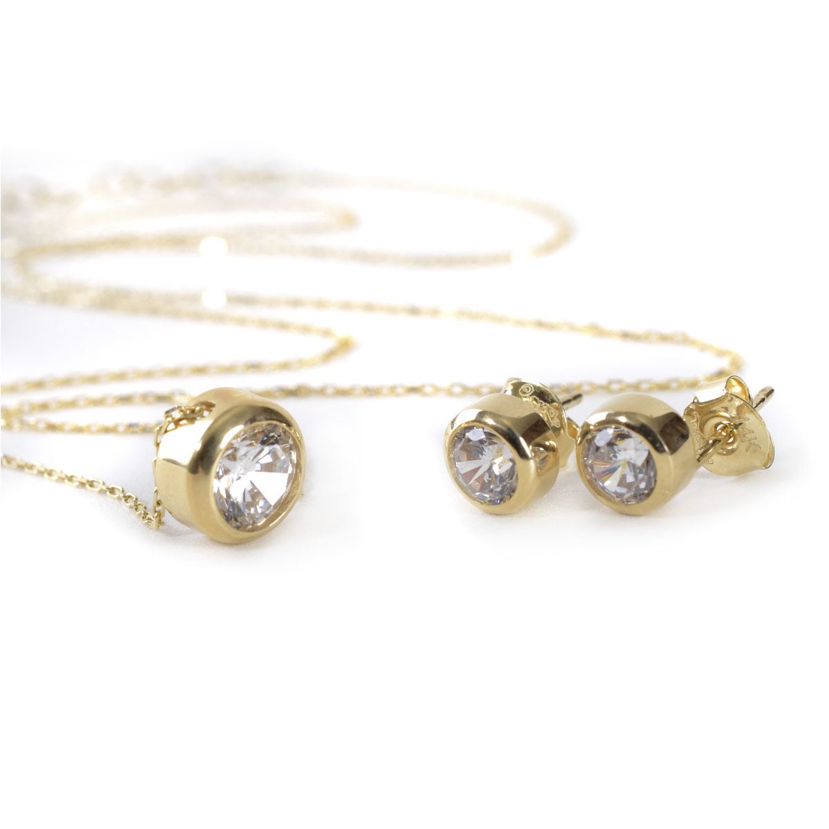 Juego de Dije y Aretes con Zirconia en Oro Amarillo DobleO