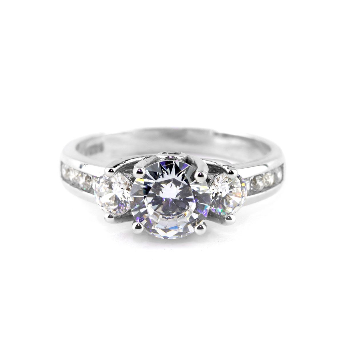 Anillo Eternidad Un Circulo Central Y Dos Laterales Pequeños Diamante Simulado  0103089  Plata .925 Terminado En Rodio Vicari