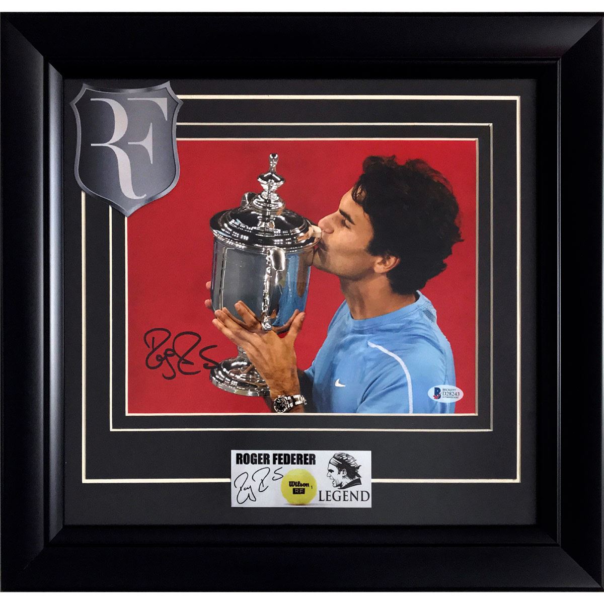 Roger Federer Autographed 8×10 Inch Photograph with Beckett Authentication Certificate