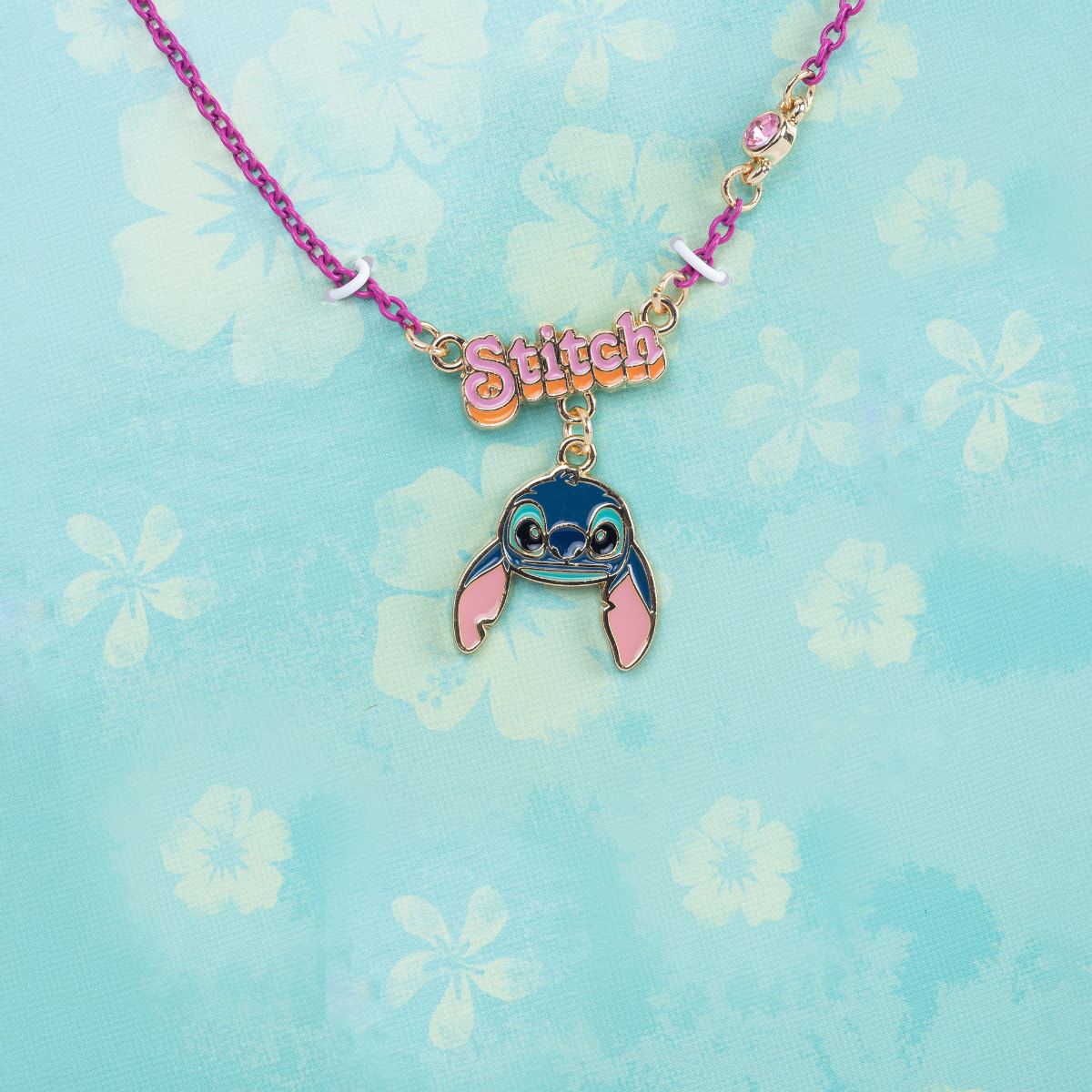 Collar Stitch Disney