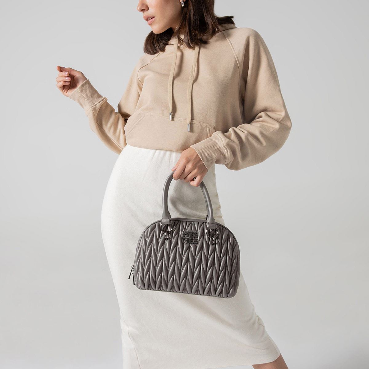 Bolsa Westies Satchel color café con negro