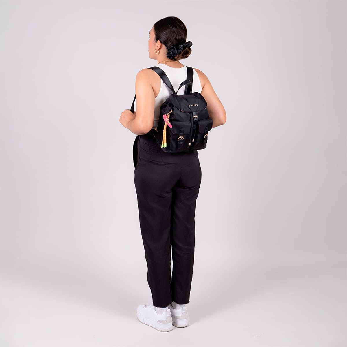 Mochila Mediana Color Negro Para Mujer Gorett