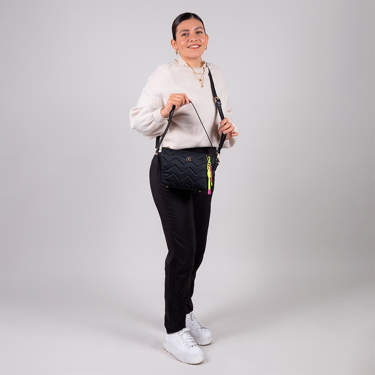 Bolso Baguette Color Negro Para Mujer Barbie X Gorett