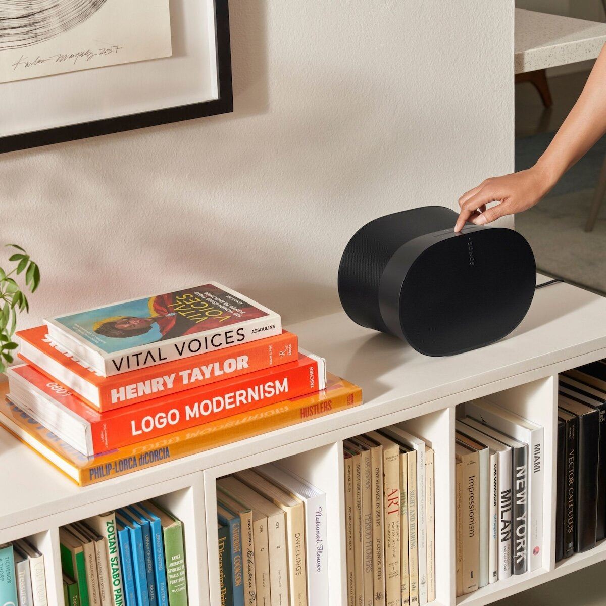 Bocina Sonos Era 300 para audio espacial envolvente WiFi y bluetooth color negra