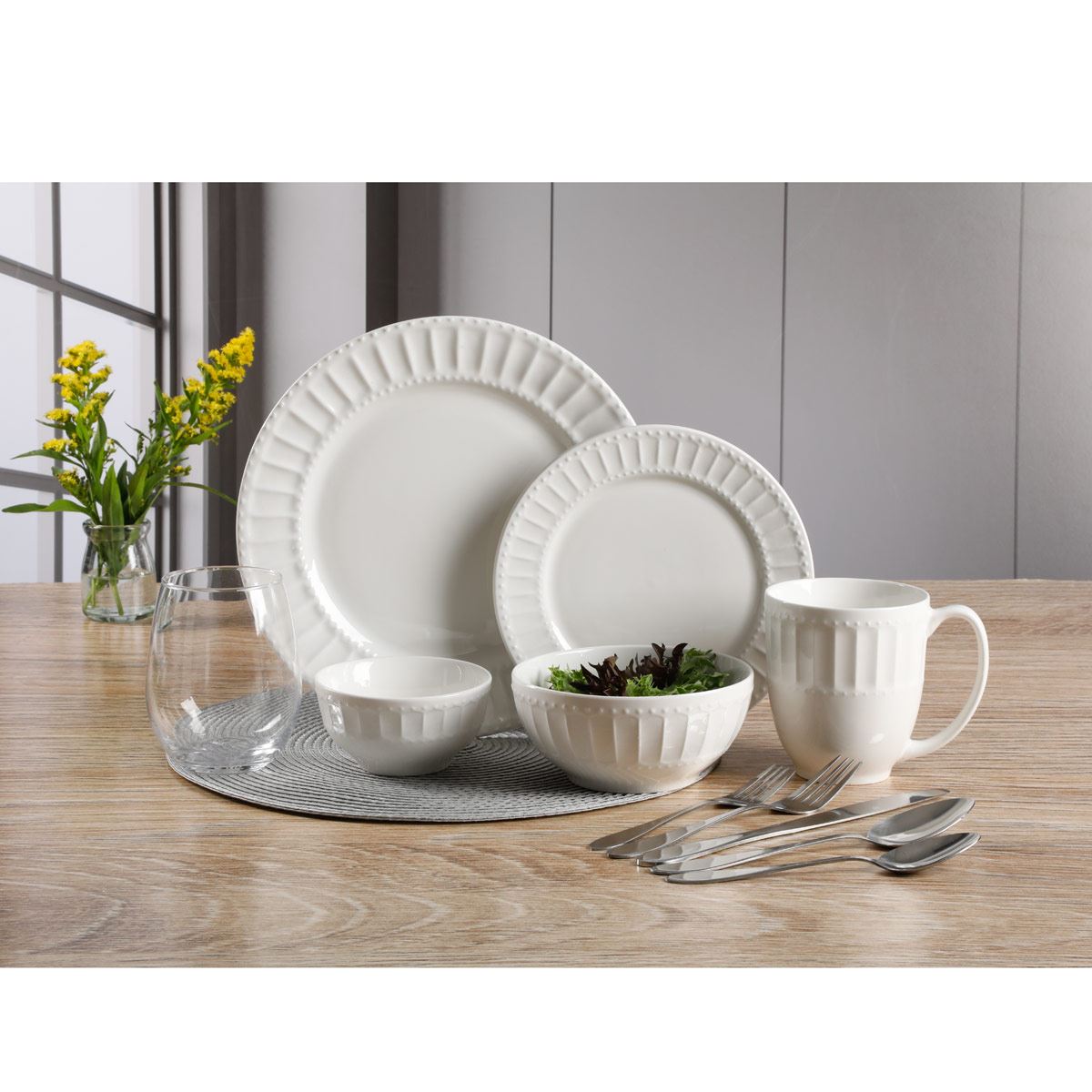 Combo set 72pzas Extrvagant Charm, moderno y elegante set de vajilla, cubiertos, vasos y platos base. Blanco