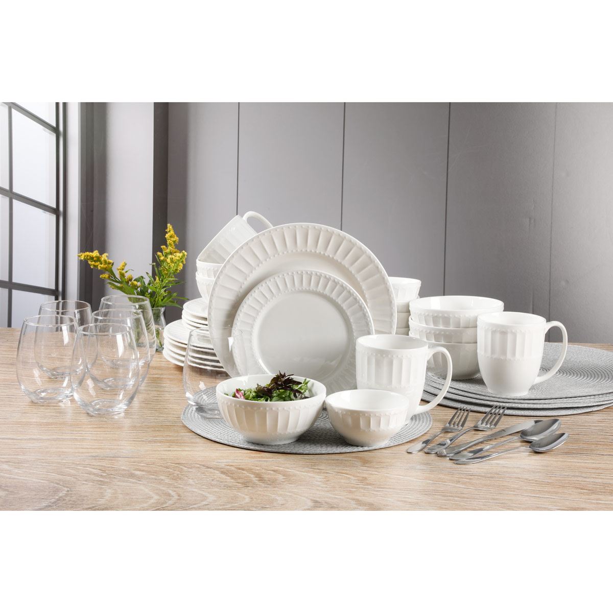 Combo set 72pzas Extrvagant Charm, moderno y elegante set de vajilla, cubiertos, vasos y platos base. Blanco