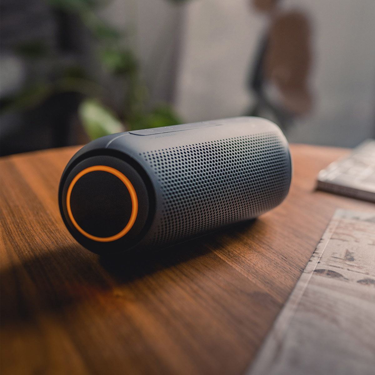 LG XBOOM Go PL5 - Bocina Bluetooth Portátil Inalámbrica 18 horas de batería - Negro