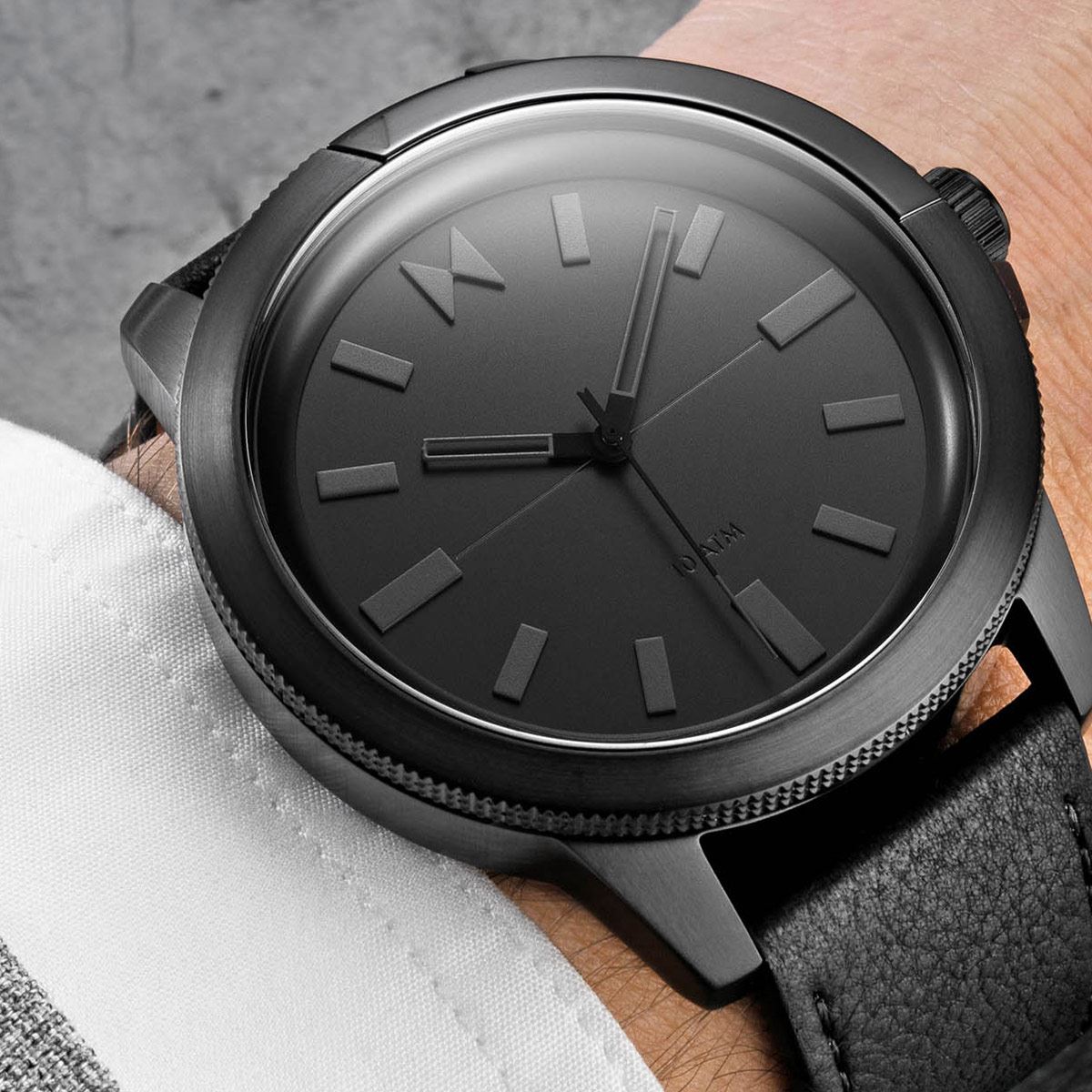 Reloj Mvmt 28000078-D Caballero Piel Negro