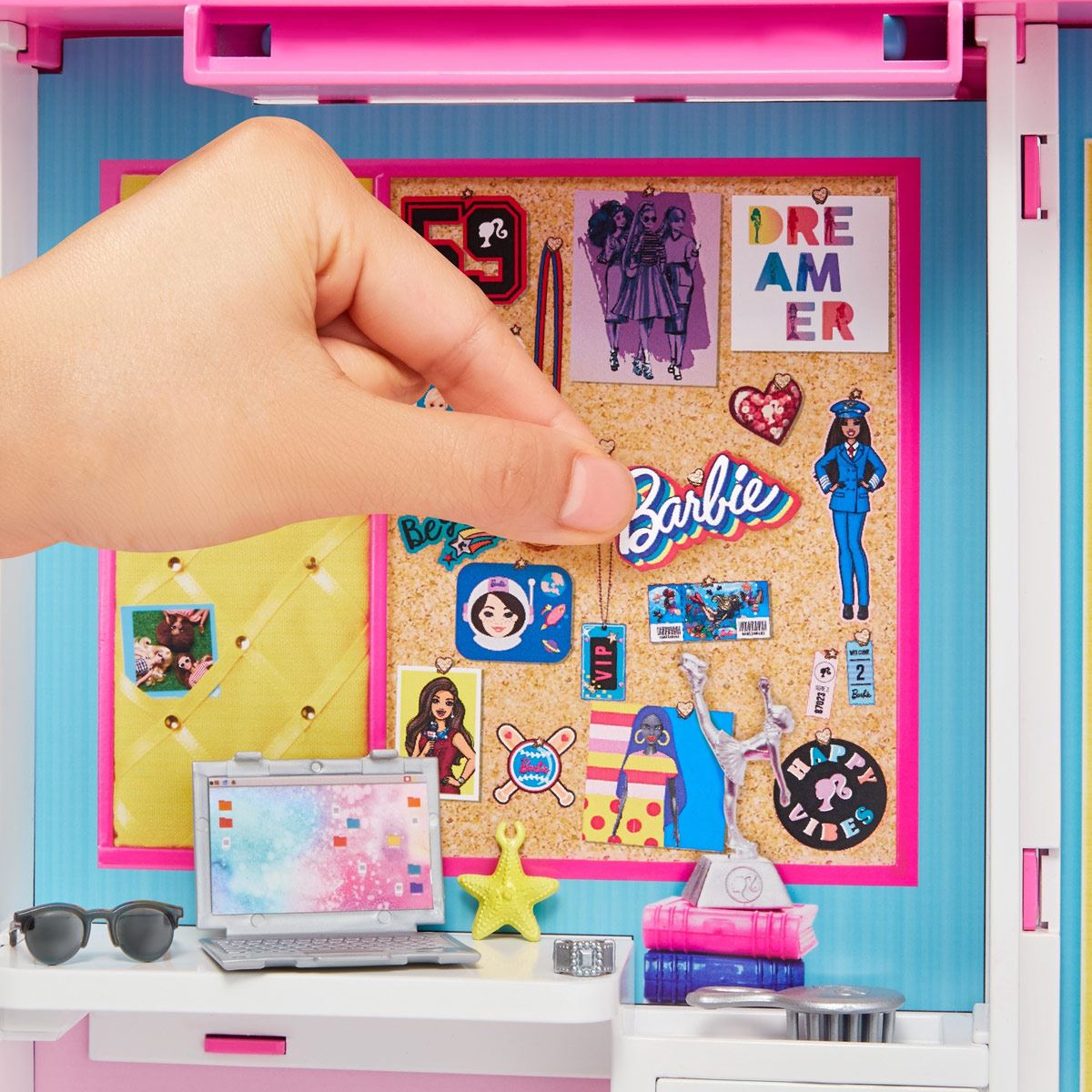 Crea tu habitación estilo barbie con estos accesorios que puedes encontrar  en  - Uniradio Informa