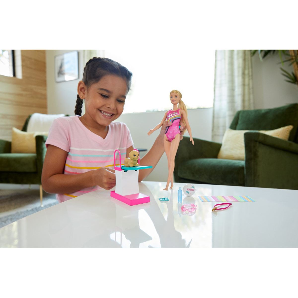 Barbie Dreamhouse Adventures Muñeca Nadadora con Accesorios