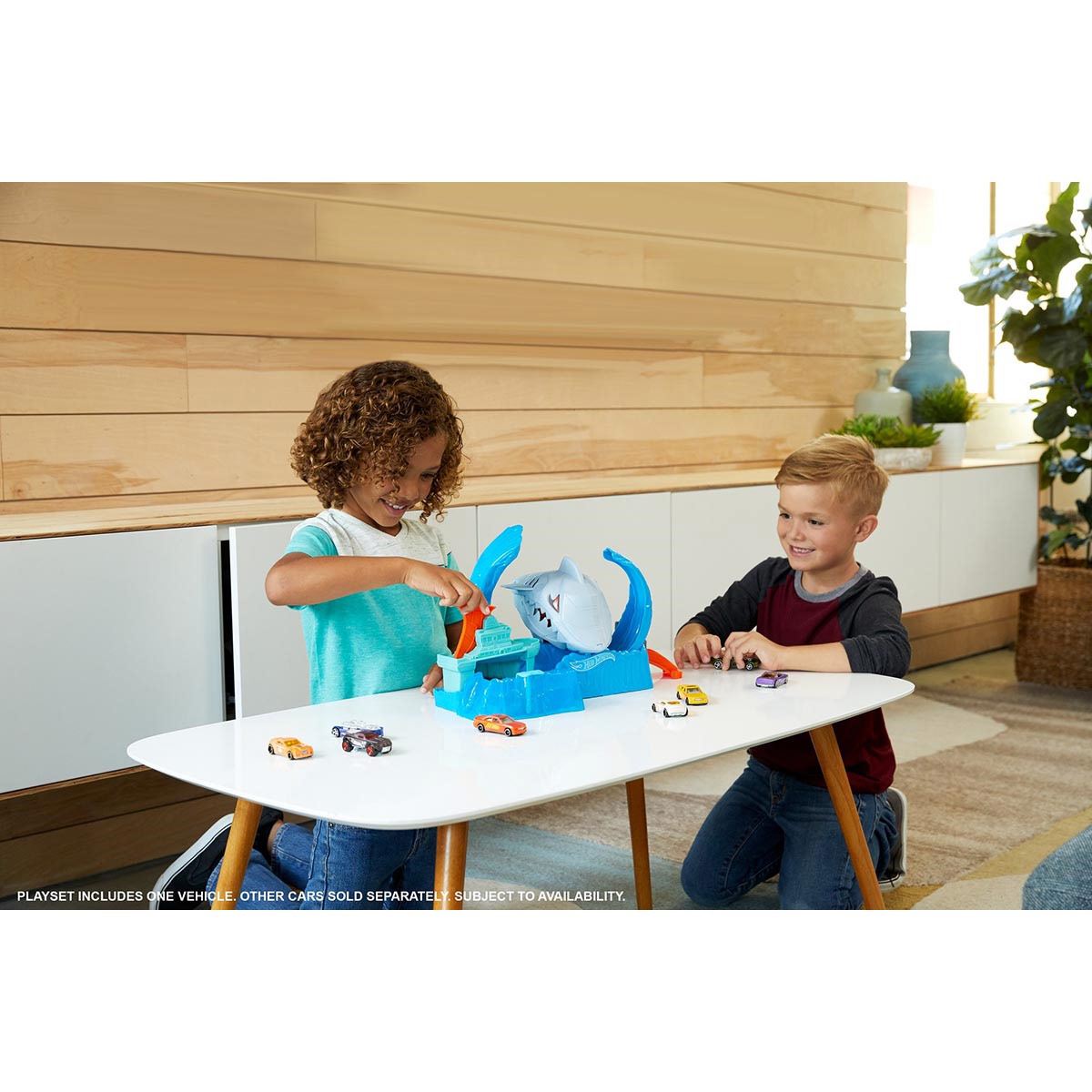 Pista de Juguete Hot Wheels Robo Tiburón City