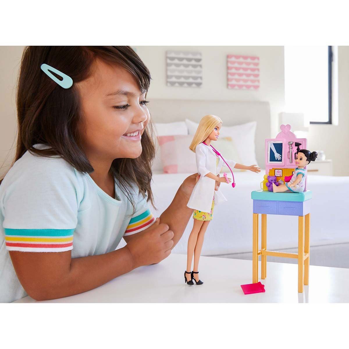 Barbie Careers Pediatra Rubia con bebé