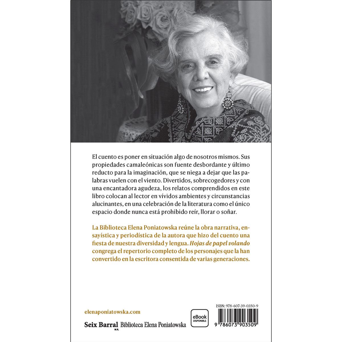 Hojas de papel volando