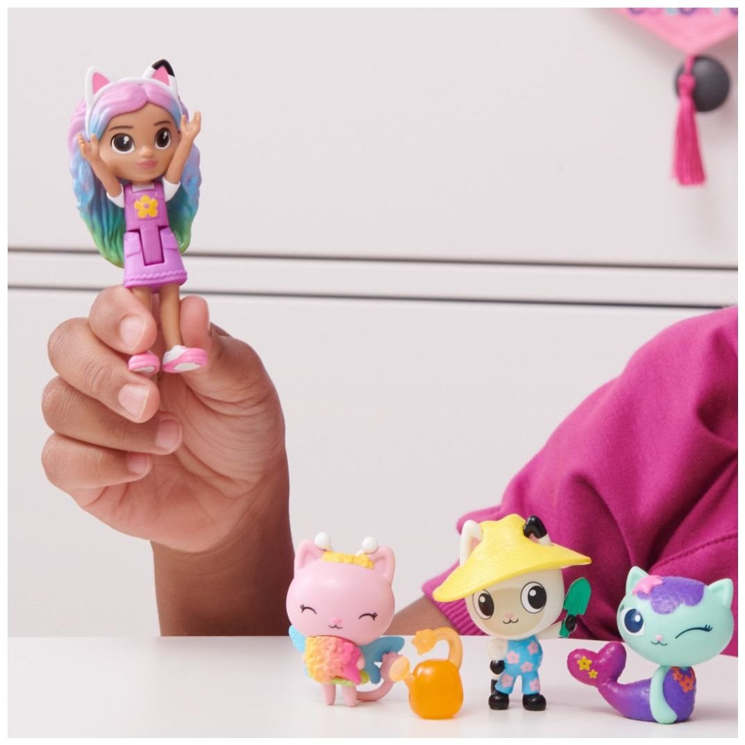 Gabby's Dollhouse, Casa de Muñecas con 2 Figuras de Juguete, 8 Muebles, 3  Accesorios, 2 Cajas Sorpresa y Sonidos, Juguetes para niños y niñas a  Partir de 3 años : : Juguetes y Juegos
