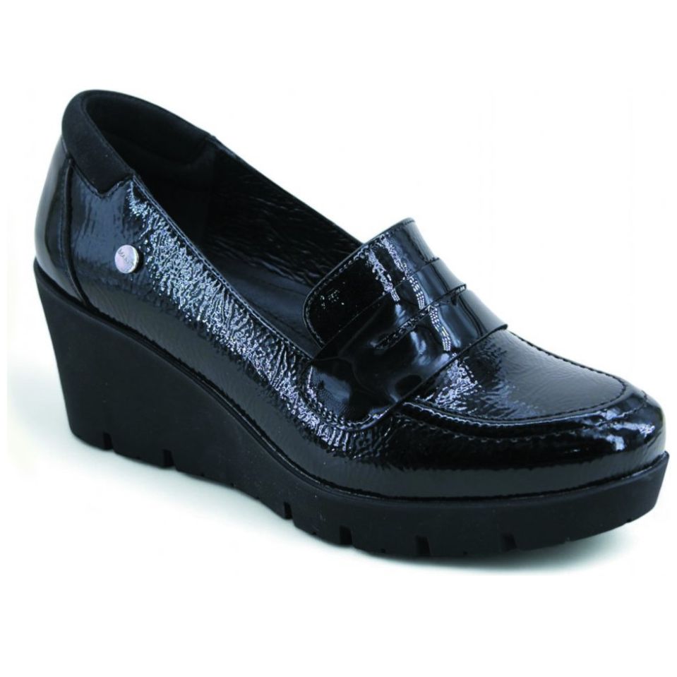 Mocasín Negro de Charol para Mujer Manet