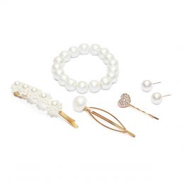 Set De Regalo Con Aretes, Pulsera Y Pasadores Aperlados Dorado Wonder Charms