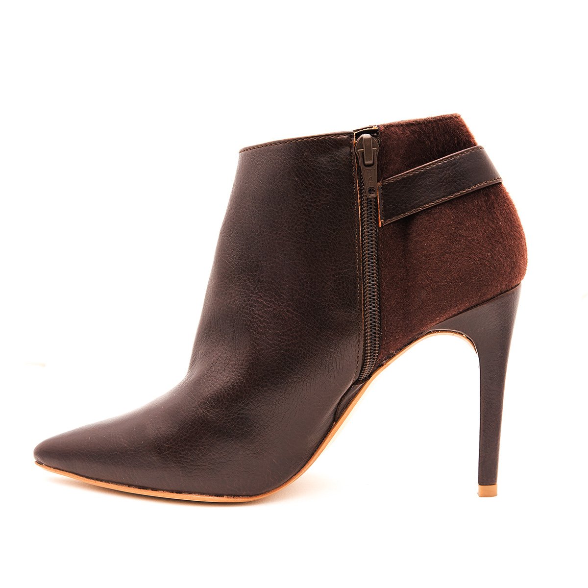 Bootie Puntal con Textura y Hebilla Elle E1013Cf