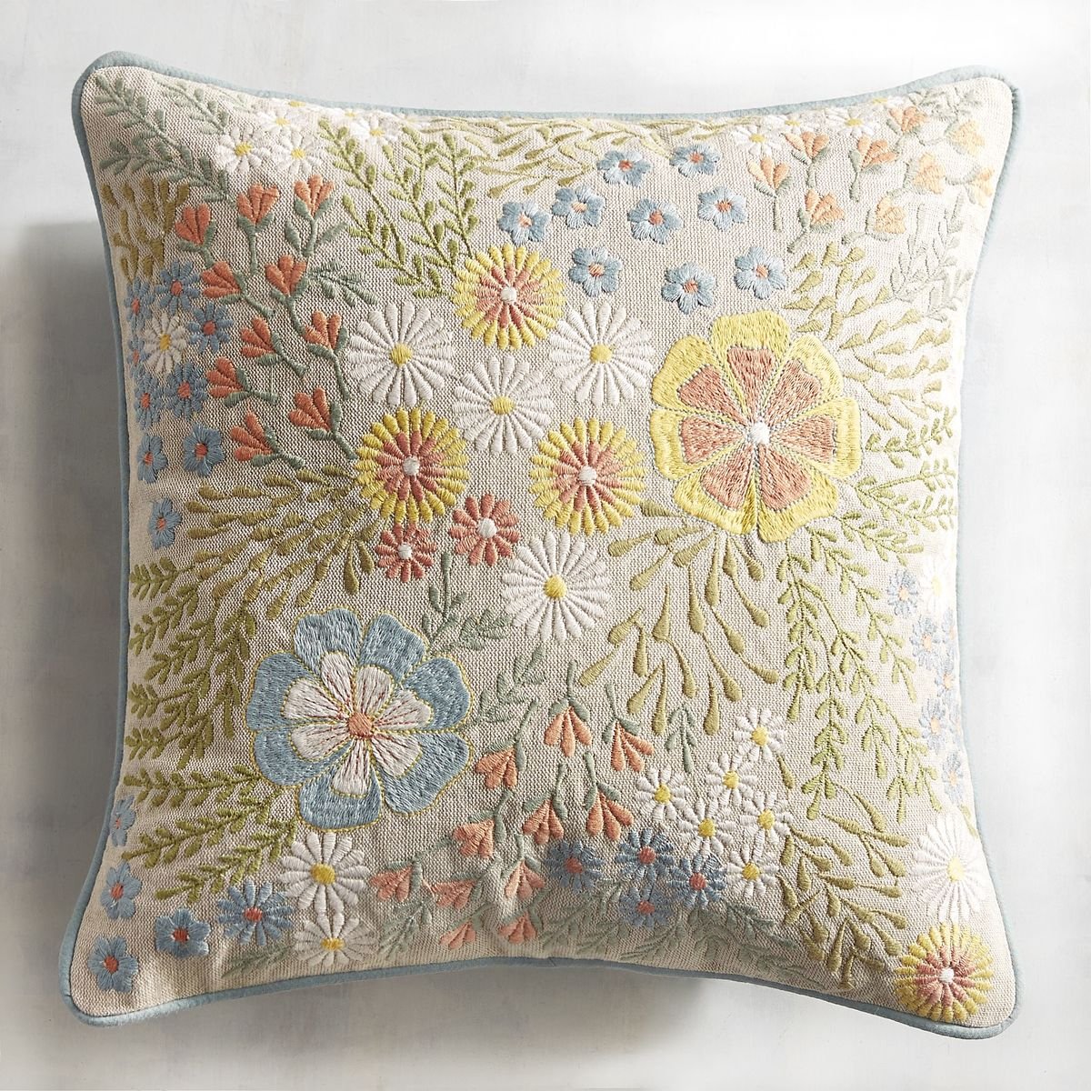 Cojin Daisies Chico Pier 1 Imports