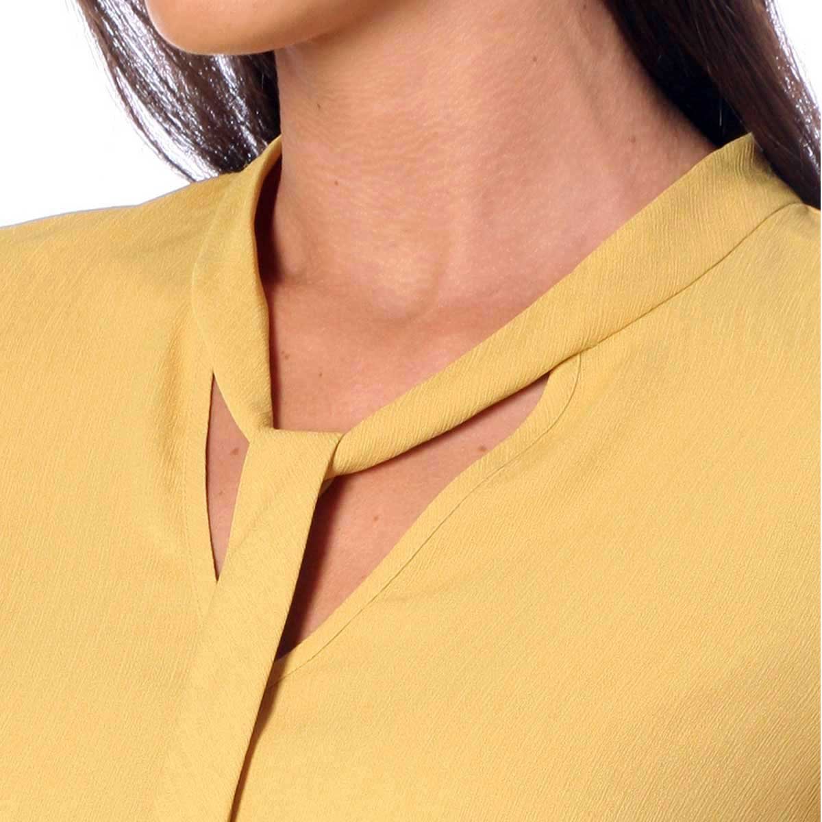 Blusa con Corbatín Foleys