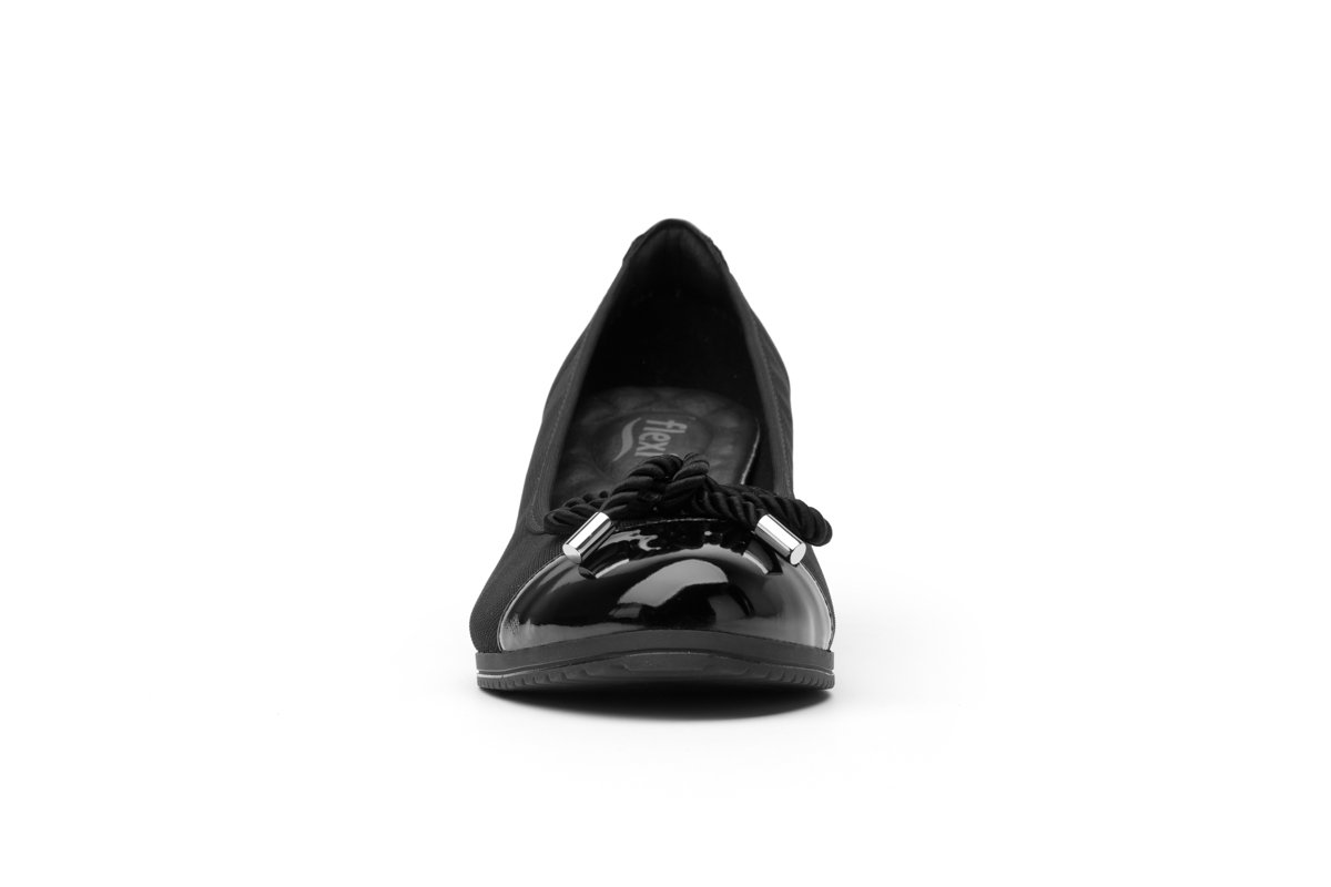 Zapatilla Negra con Charol Flexi