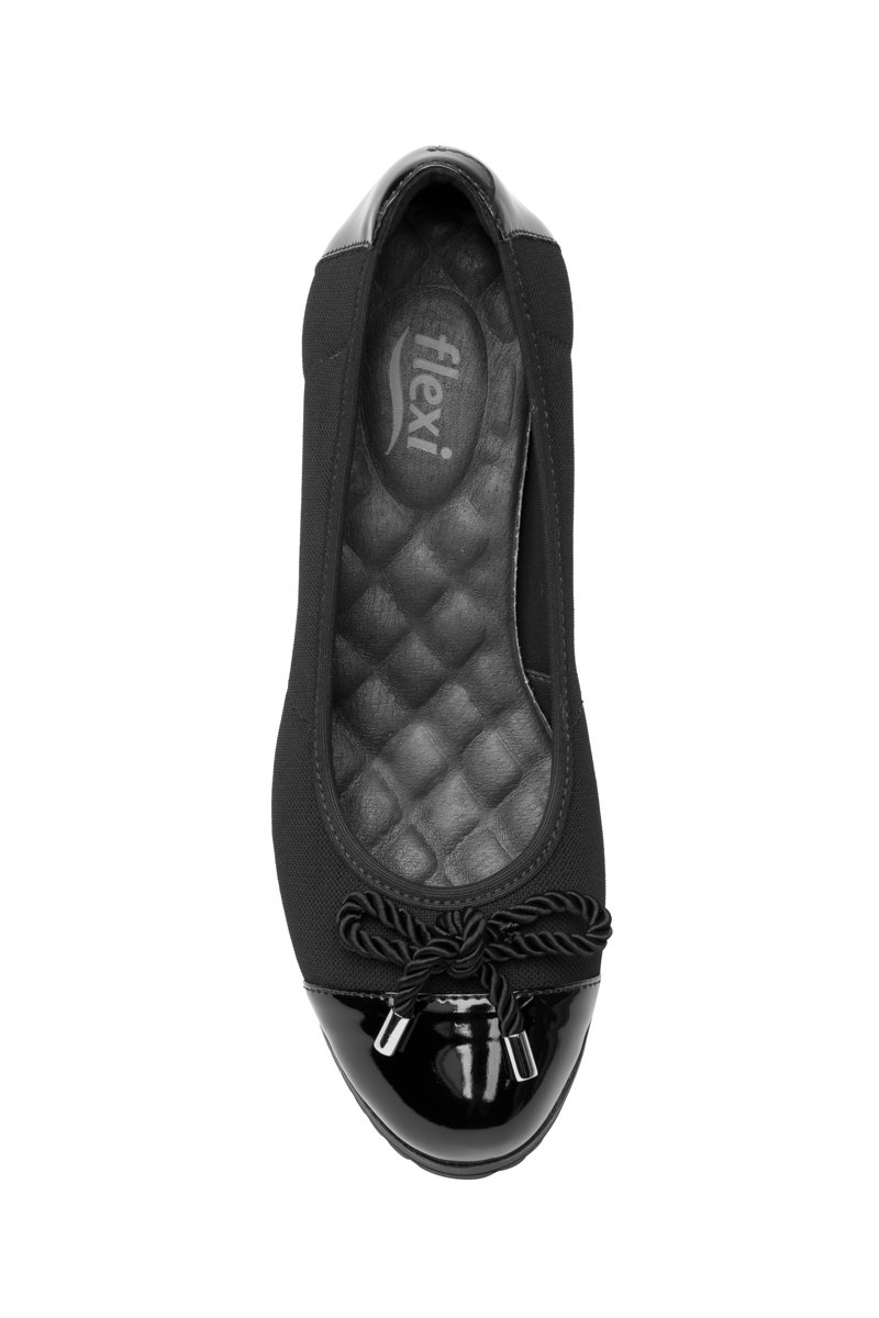 Zapatilla Negra con Charol Flexi