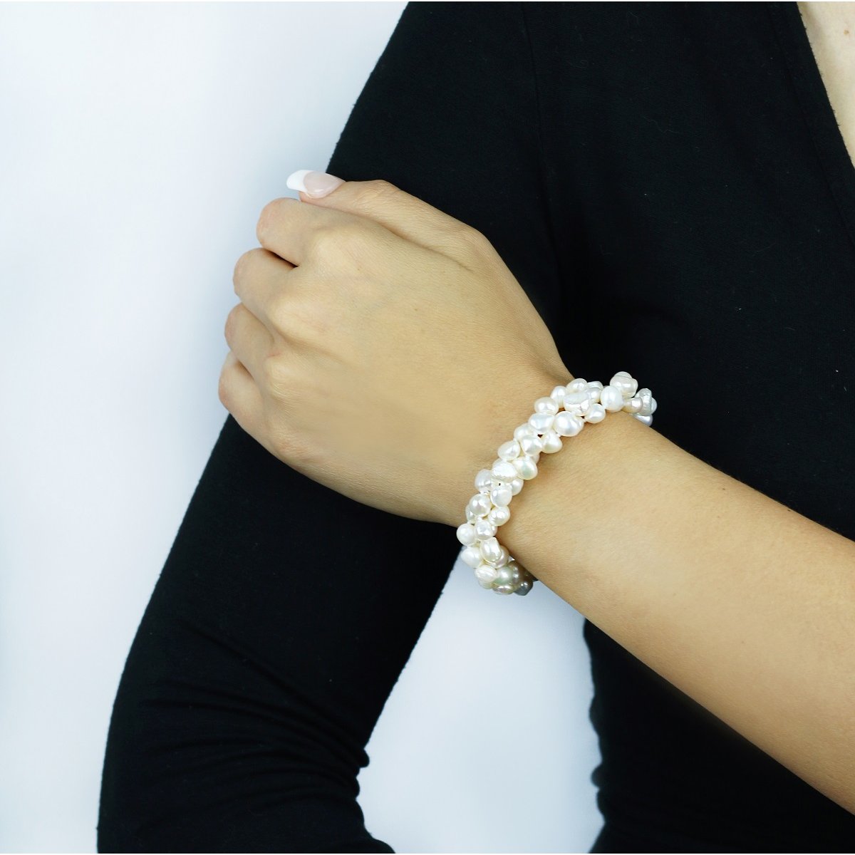 Brazalete con 3 Hilos de Perlas Semiredondas Misterio Blanco Sidney